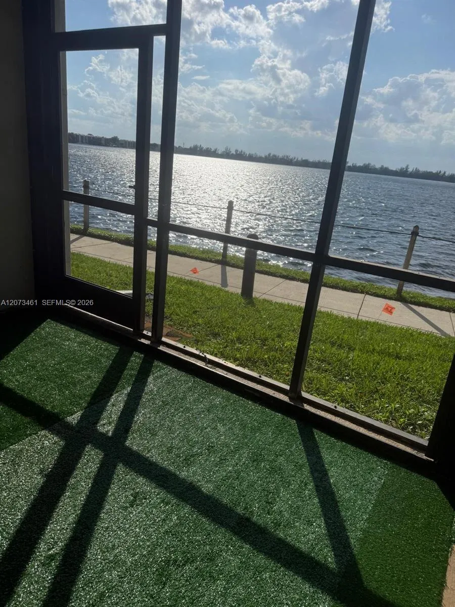 109 Lake Emerald Dr #102 Oakland Park, FL 33309