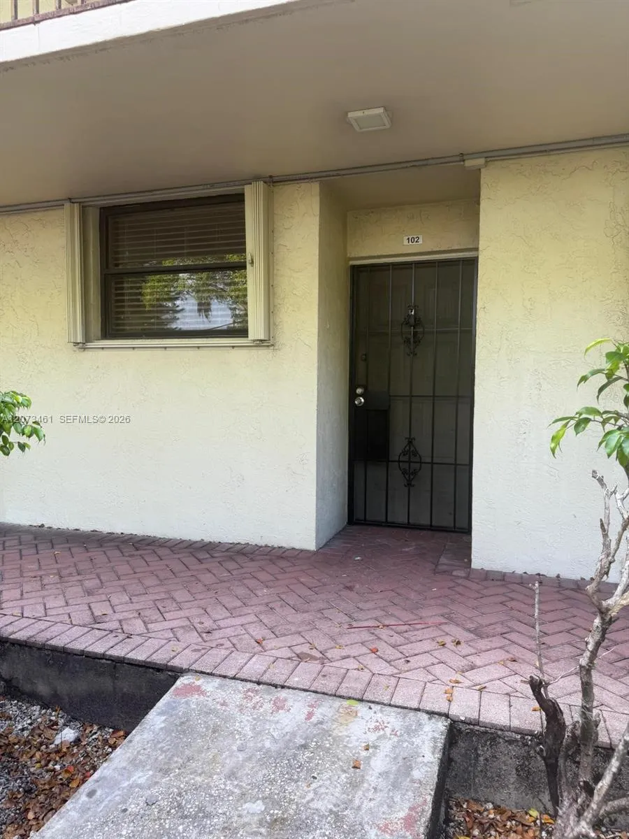 109 Lake Emerald Dr #102 Oakland Park, FL 33309
