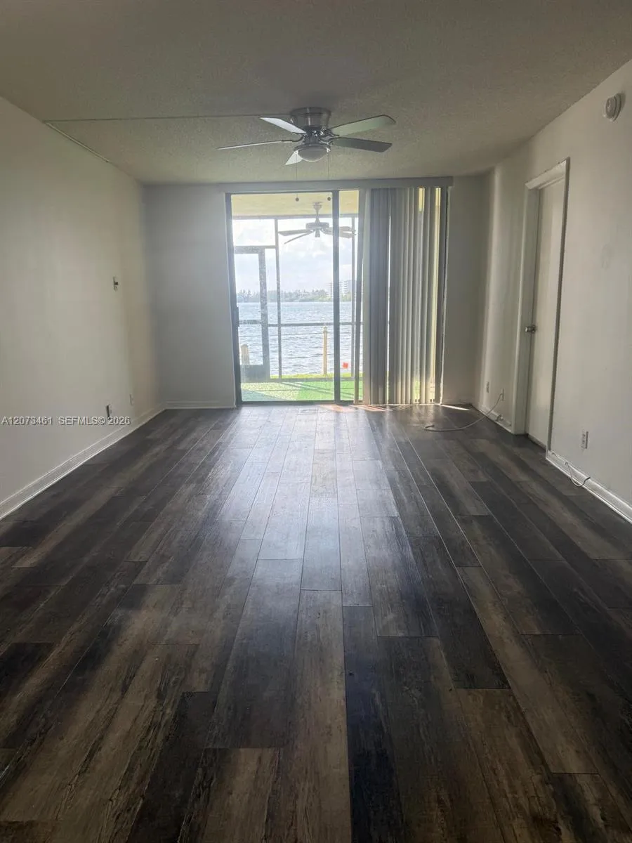 109 Lake Emerald Dr #102 Oakland Park, FL 33309