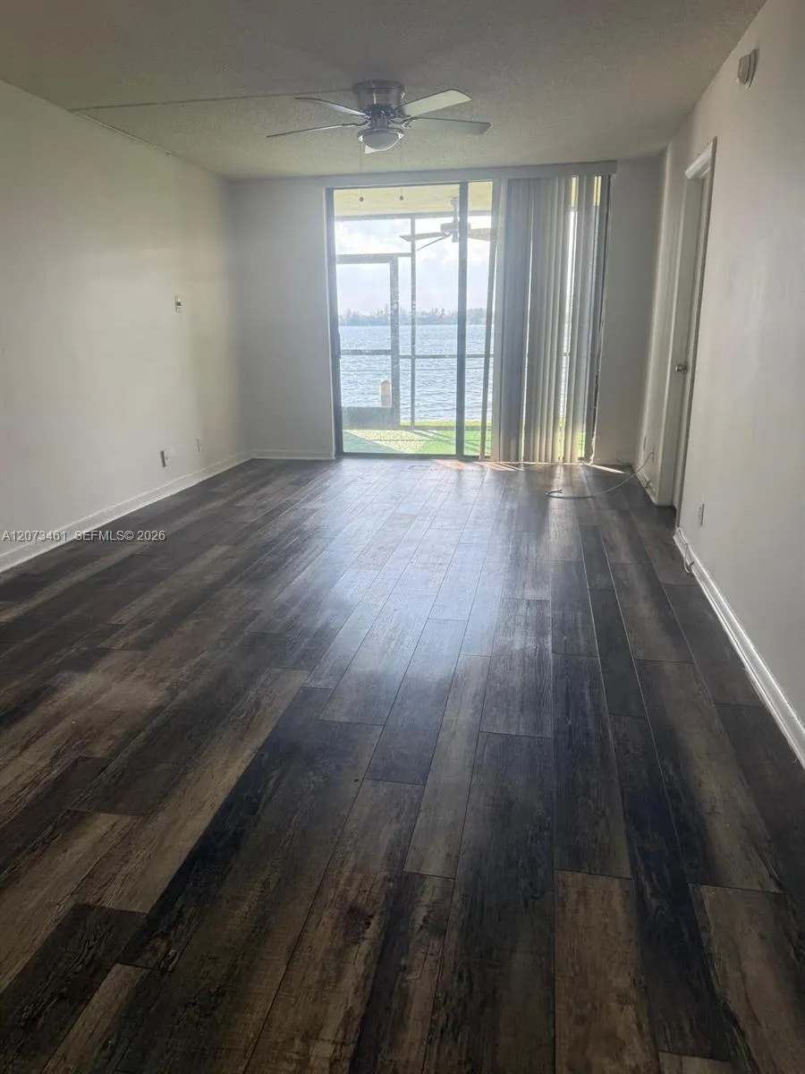 109 Lake Emerald Dr #102 Oakland Park, FL 33309