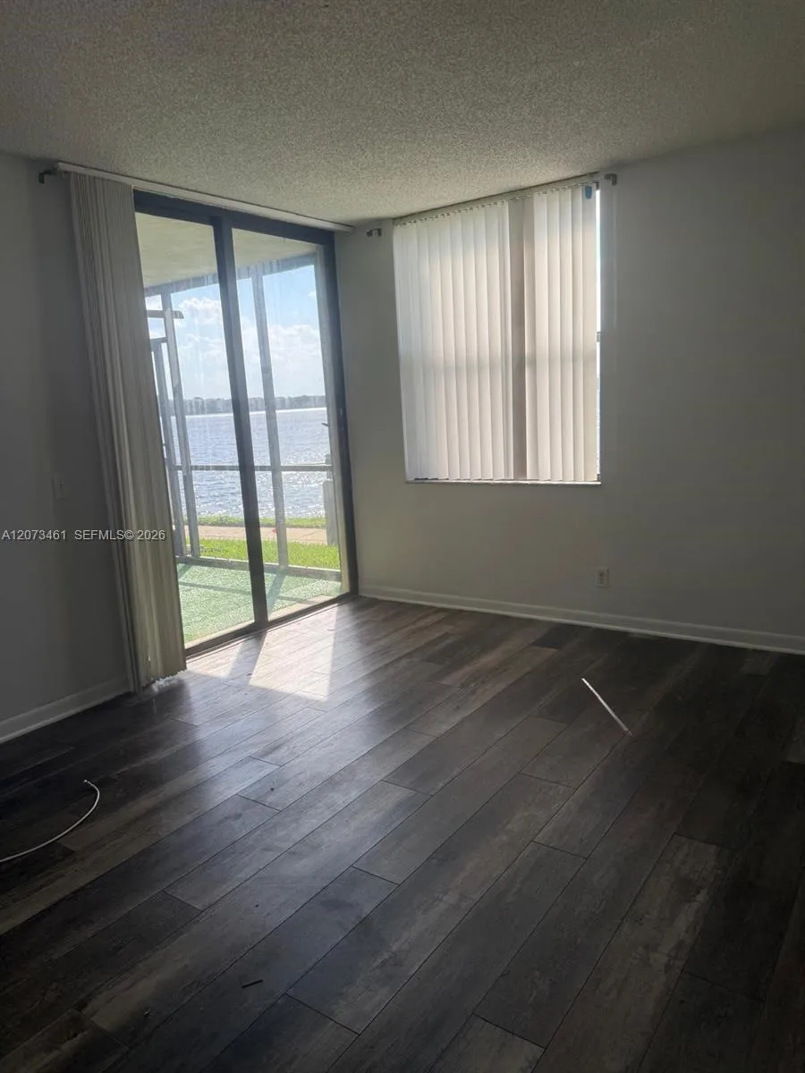 109 Lake Emerald Dr #102 Oakland Park, FL 33309