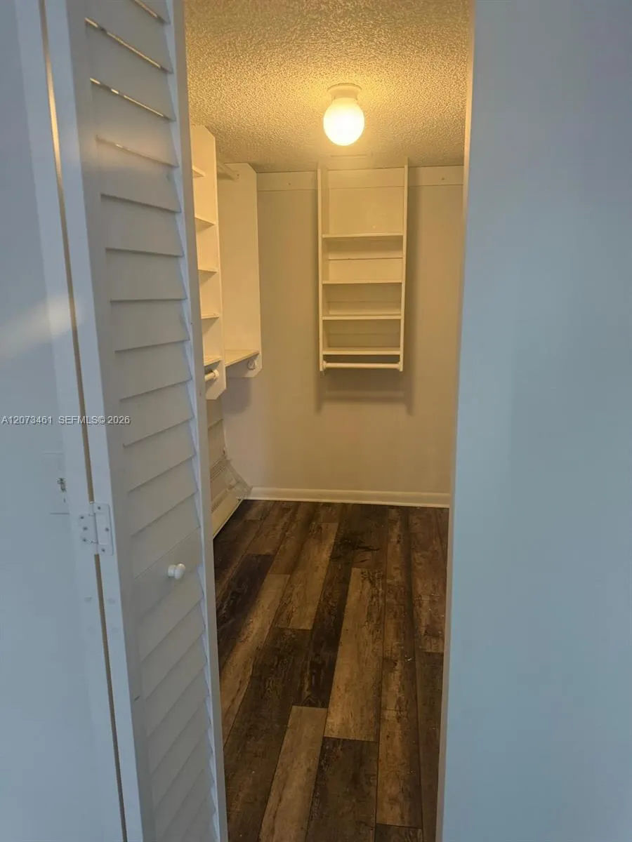 109 Lake Emerald Dr #102 Oakland Park, FL 33309