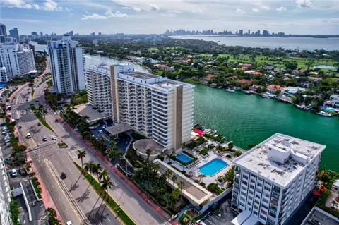 5600 Collins Ave #6A