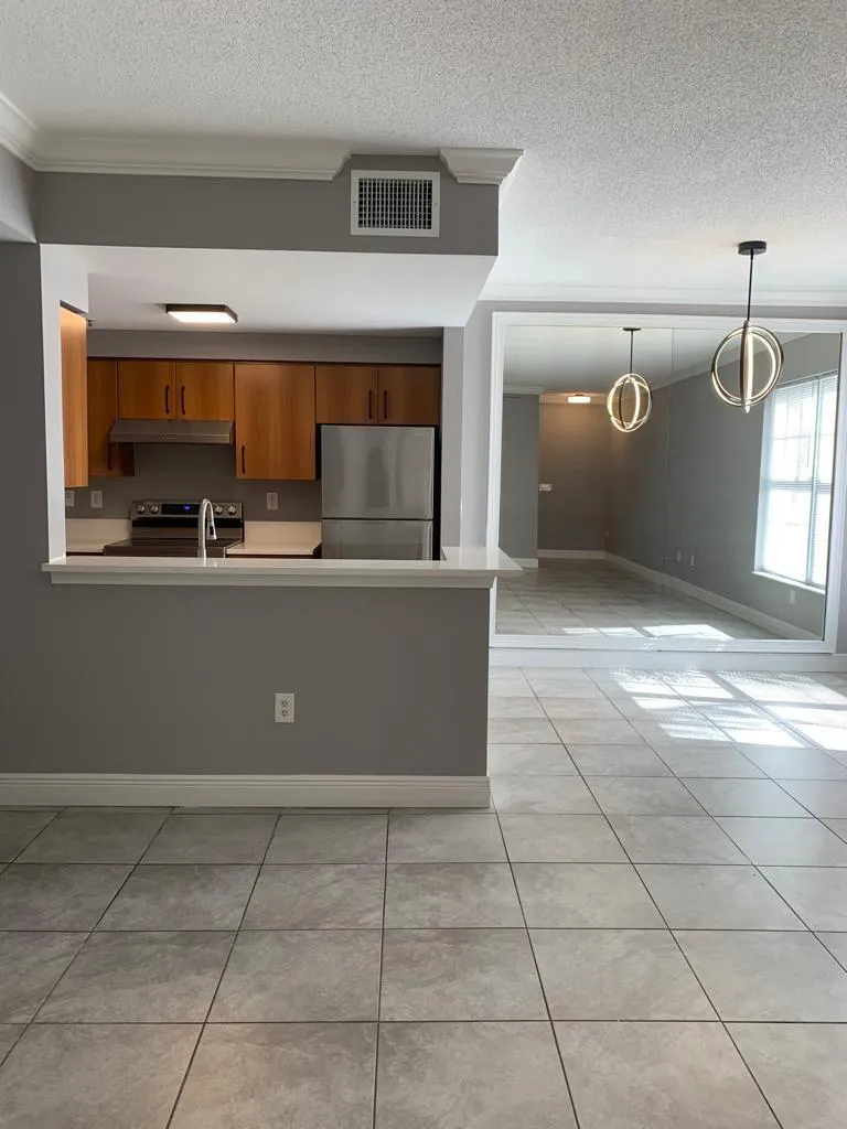 6020 W SAMPLE ROAD #105 Coral Springs, FL 33067