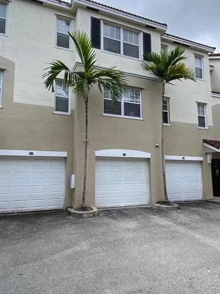 6020 W SAMPLE ROAD #105 Coral Springs, FL 33067