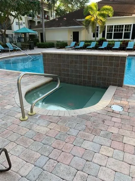 6020 W SAMPLE ROAD #105 Coral Springs, FL 33067