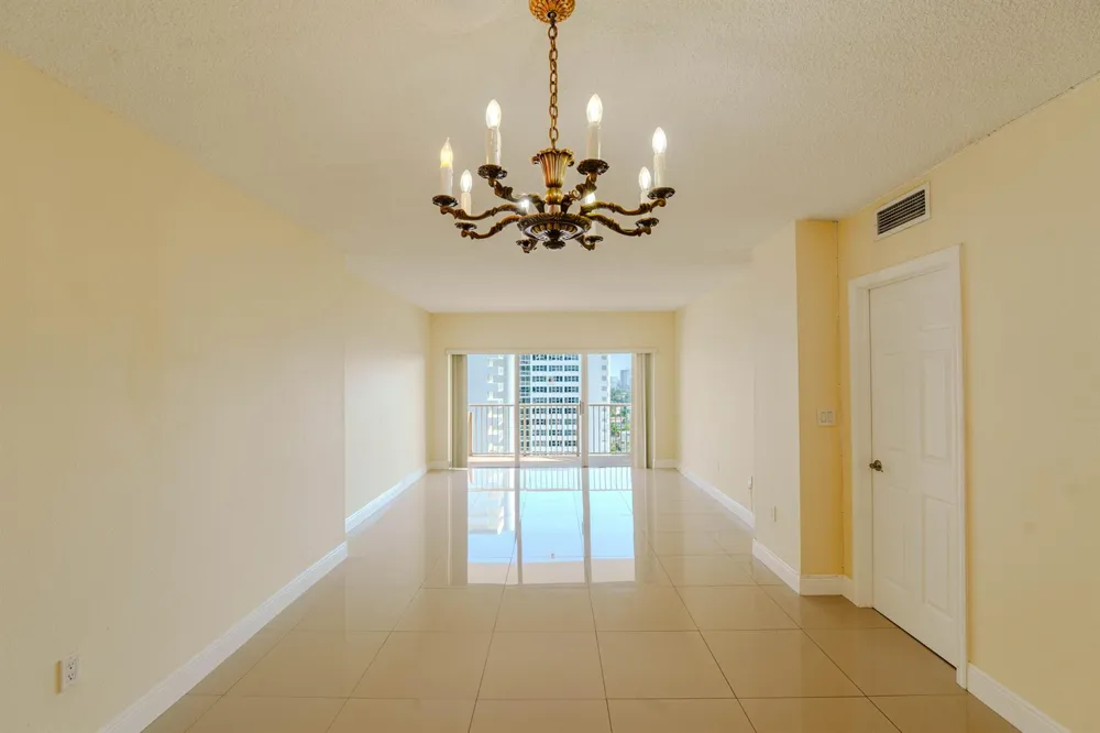 1980 S OCEAN DRIVE #15L Hallandale Beach, FL 33009