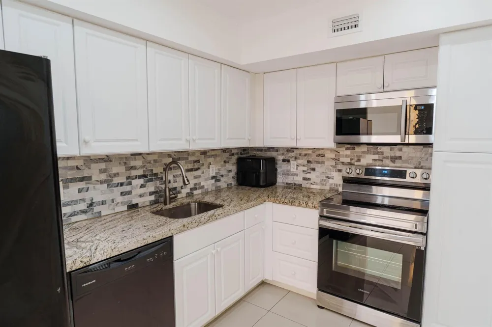 1980 S OCEAN DRIVE #15L Hallandale Beach, FL 33009