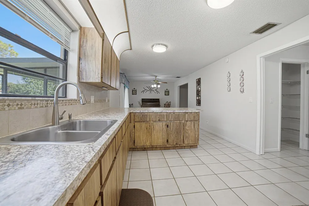 4340 SW 74th Avenue Davie, FL 33314