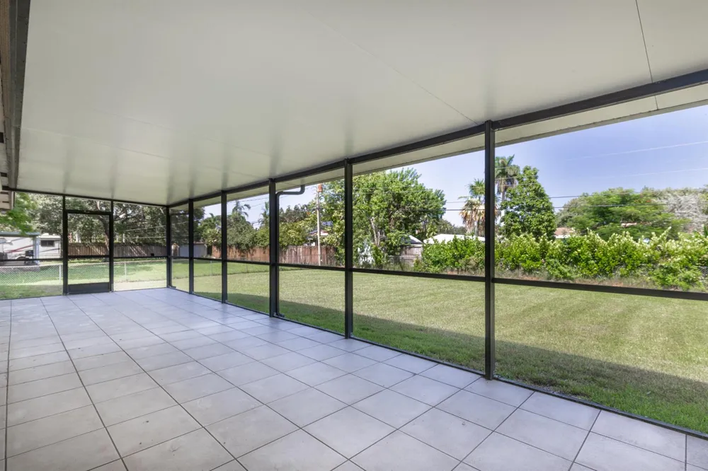 4340 SW 74th Avenue Davie, FL 33314