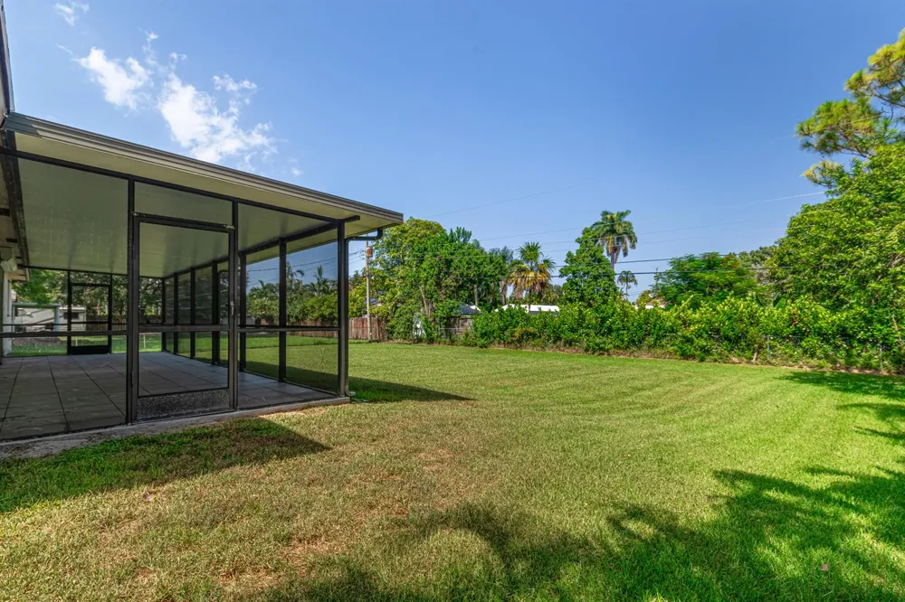 4340 SW 74th Avenue Davie, FL 33314