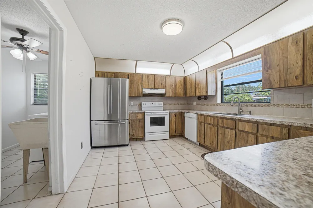 4340 SW 74th Avenue Davie, FL 33314