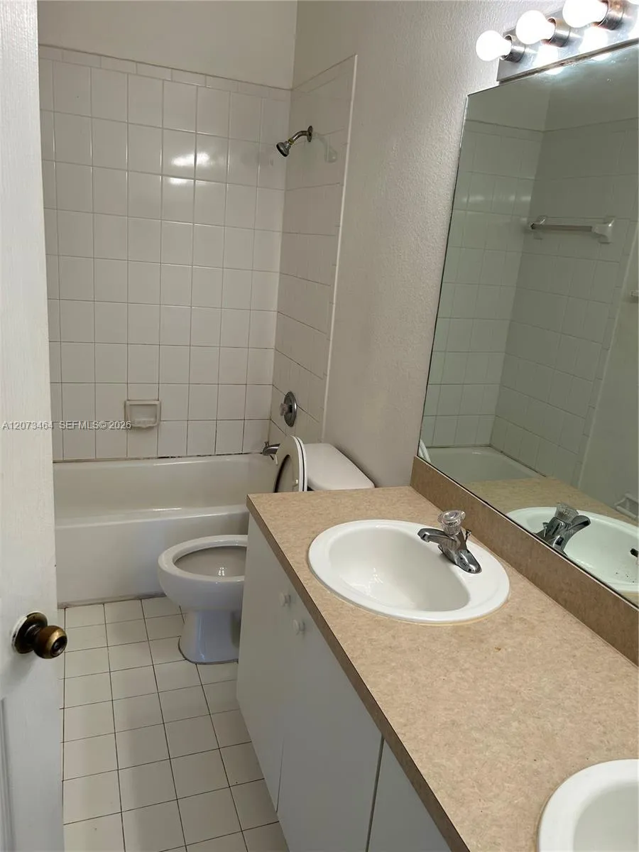 4513 Woodland Cir #4513 Tamarac, FL 33319