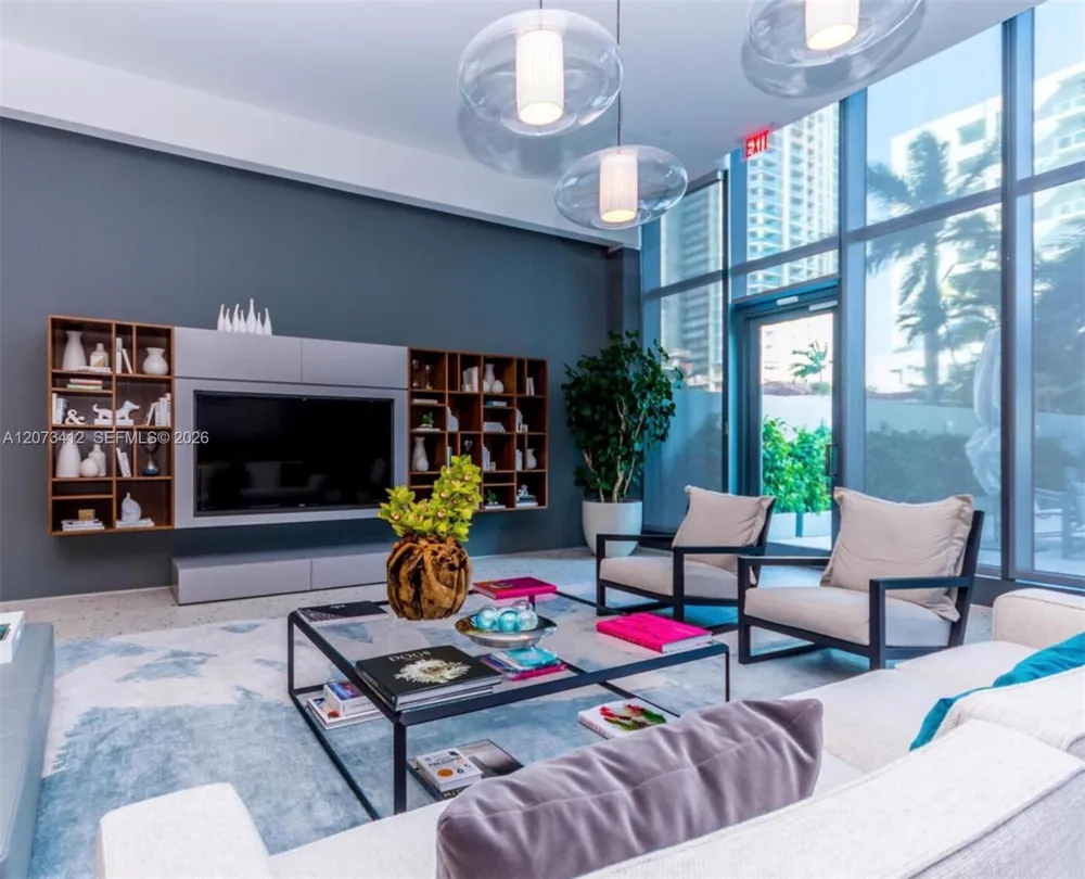 460 NE 28th St #2903 Miami, FL 33137