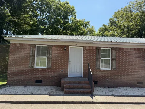 271 Bayless Dr