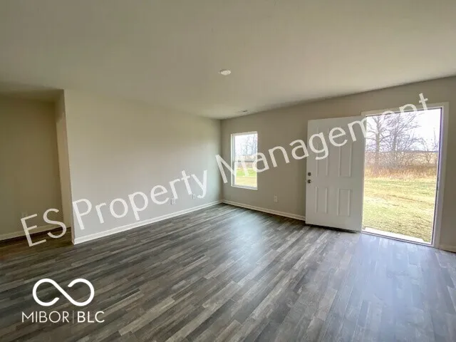 2608 W Kings Canyon Drive Muncie, IN 47303