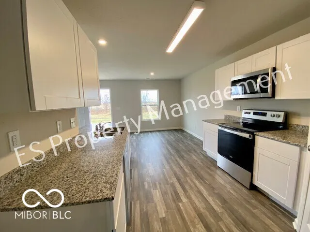 2608 W Kings Canyon Drive Muncie, IN 47303