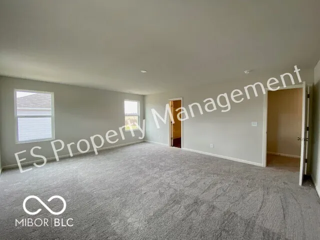 2608 W Kings Canyon Drive Muncie, IN 47303