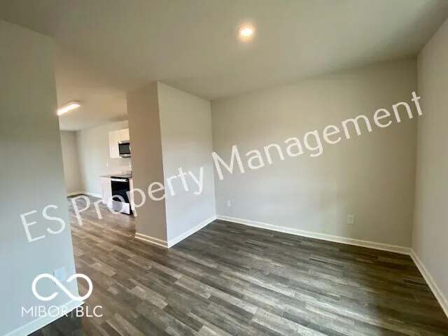 2608 W Kings Canyon Drive Muncie, IN 47303