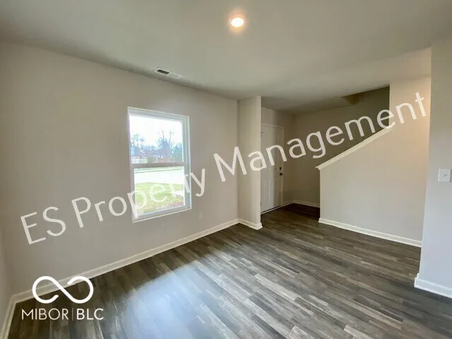 2608 W Kings Canyon Drive Muncie, IN 47303