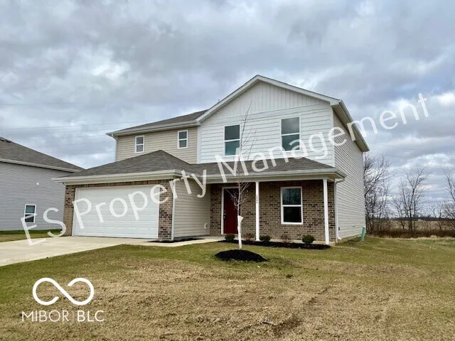2608 W Kings Canyon Drive Muncie, IN 47303