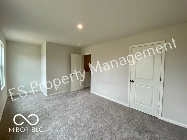 2608 W Kings Canyon Drive Muncie, IN 47303