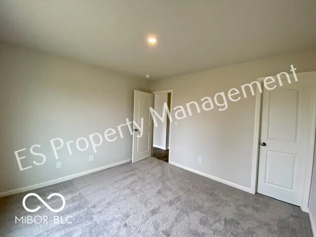 2608 W Kings Canyon Drive Muncie, IN 47303