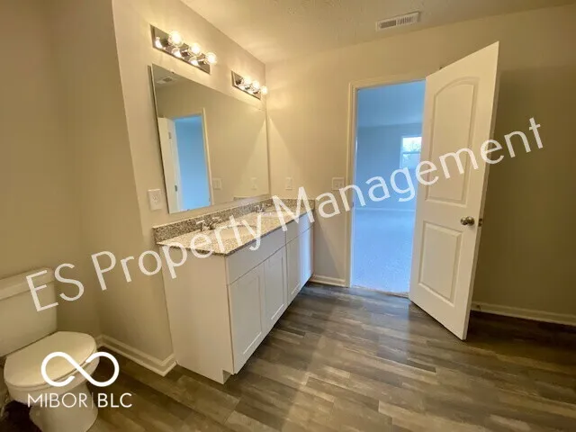 2608 W Kings Canyon Drive Muncie, IN 47303