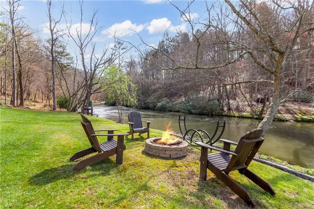 105 Riveredge Drive Ellijay, GA 30536