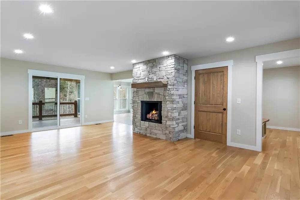 105 Riveredge Drive Ellijay, GA 30536