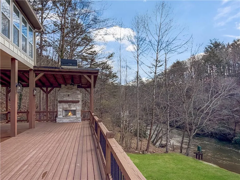 105 Riveredge Drive Ellijay, GA 30536