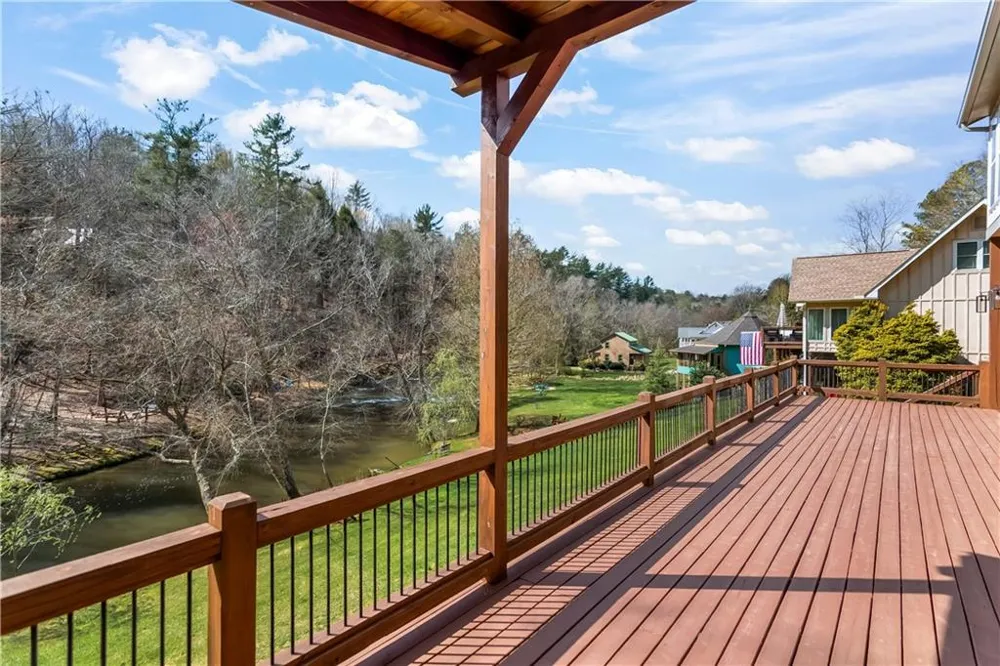 105 Riveredge Drive Ellijay, GA 30536