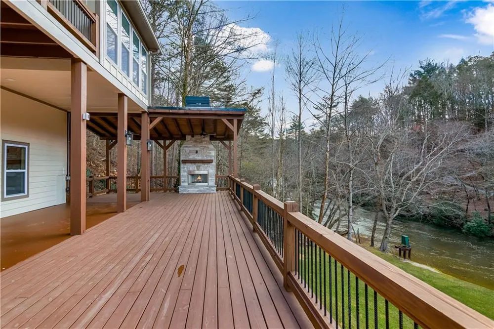 105 Riveredge Drive Ellijay, GA 30536