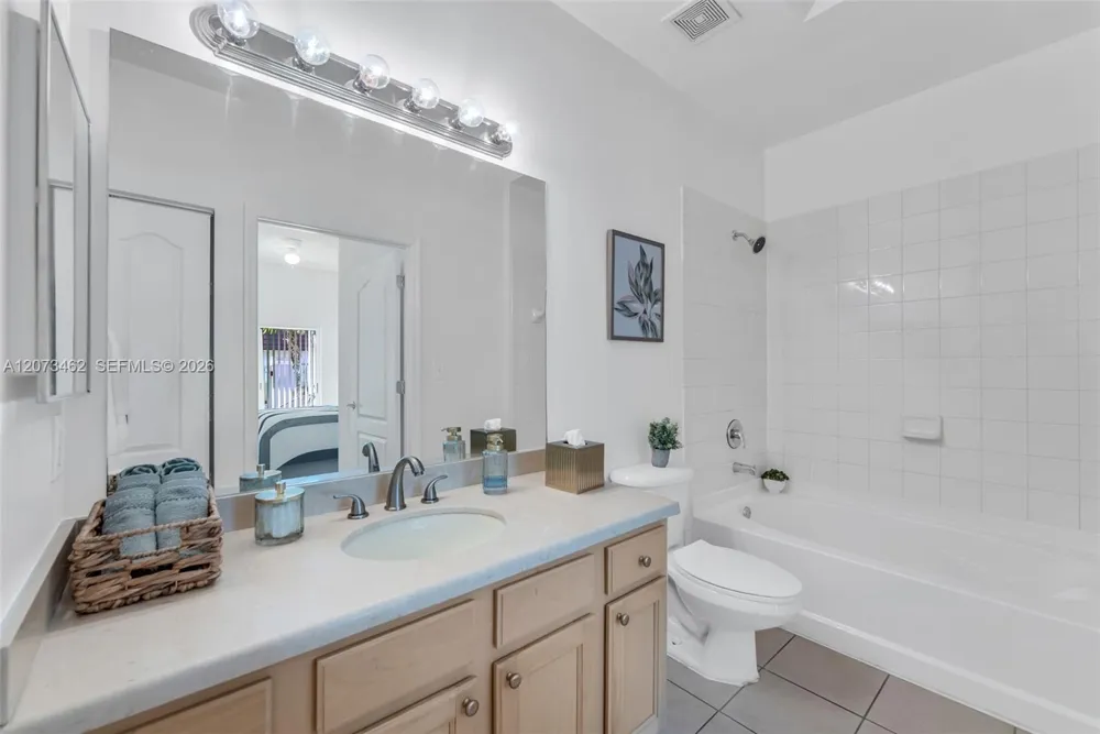 6001 SW 70th St #513 South Miami, FL 33143