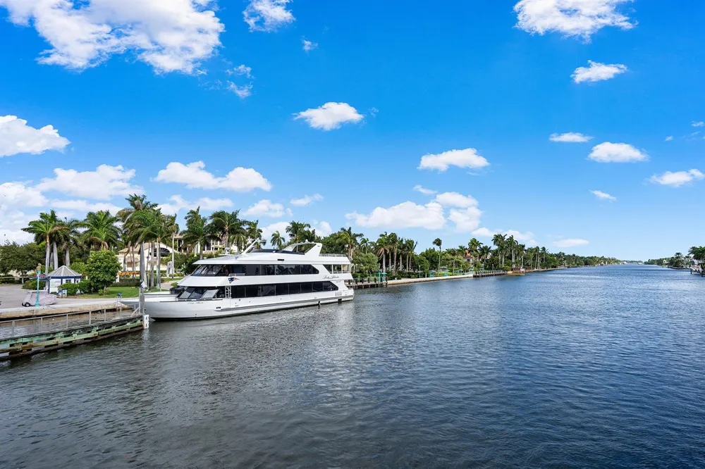 725 SE 4TH AVENUE Delray Beach, FL 33483