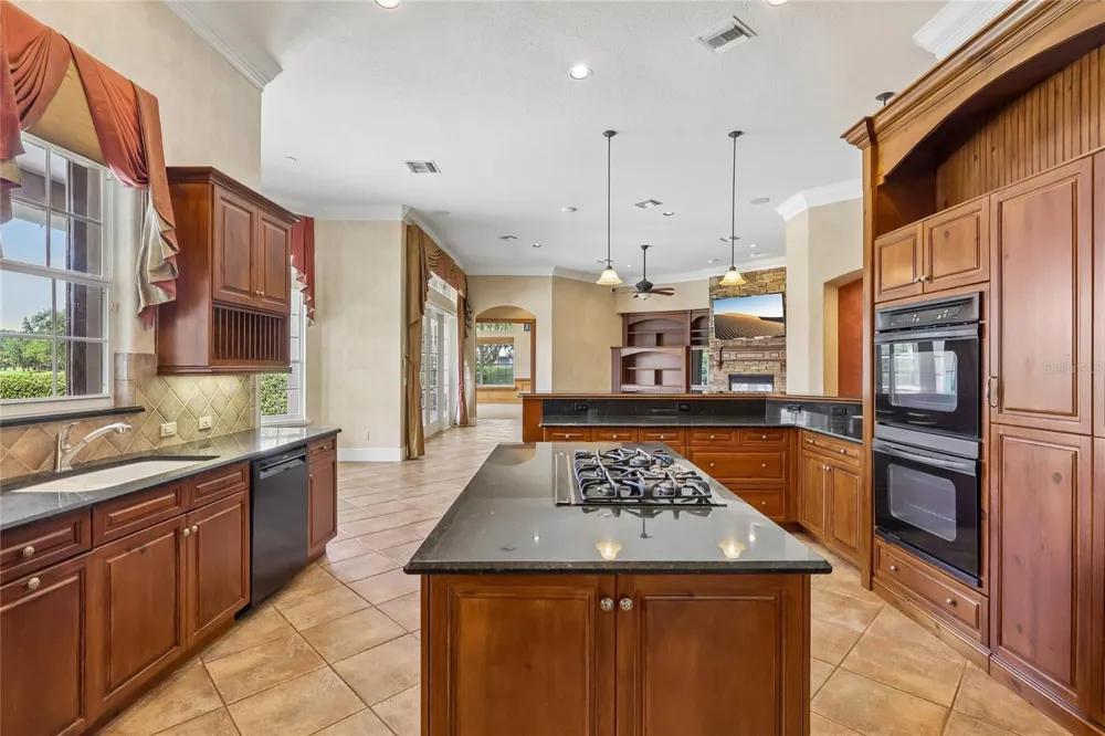 6102 S HAMPSHIRE CT Windermere, FL 34786