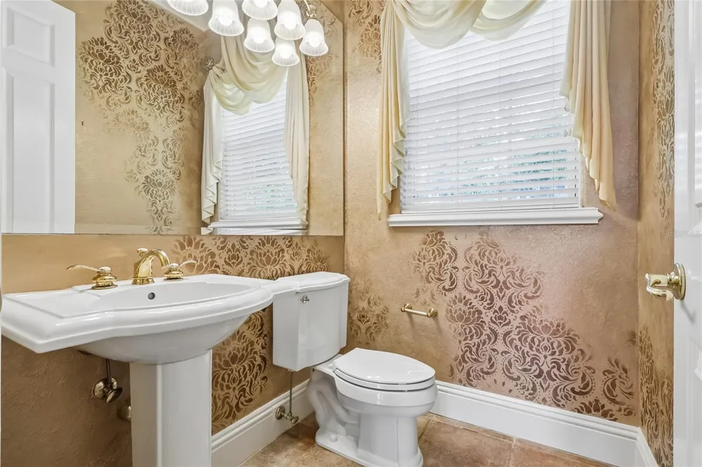 6102 S HAMPSHIRE CT Windermere, FL 34786