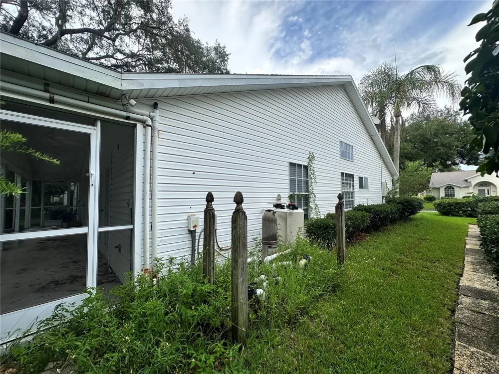 4242 LEAFWAY CIRCLE Leesburg, FL 34748