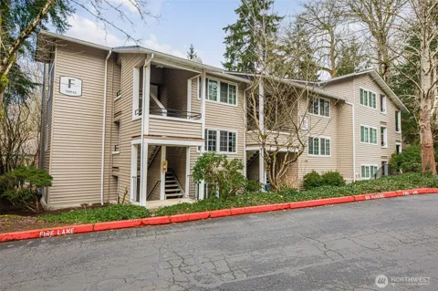 10016 NE 120th Lane #F201