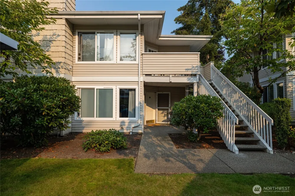 9210 Market Place #G102 Lake Stevens, WA 98258