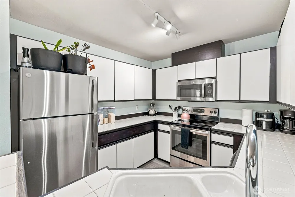 9210 Market Place #G102 Lake Stevens, WA 98258