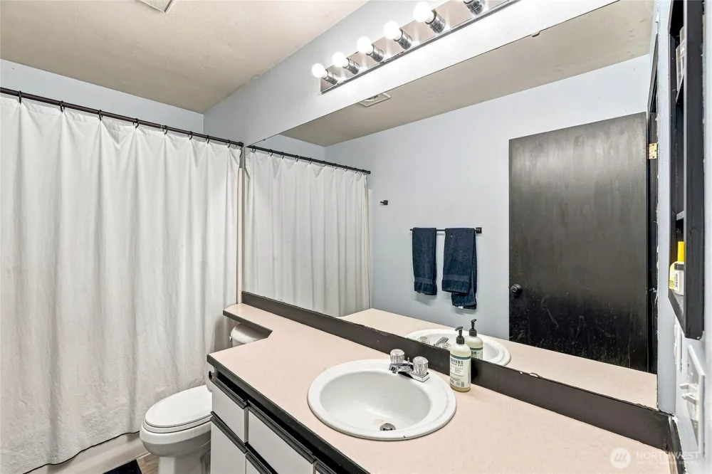 9210 Market Place #G102 Lake Stevens, WA 98258