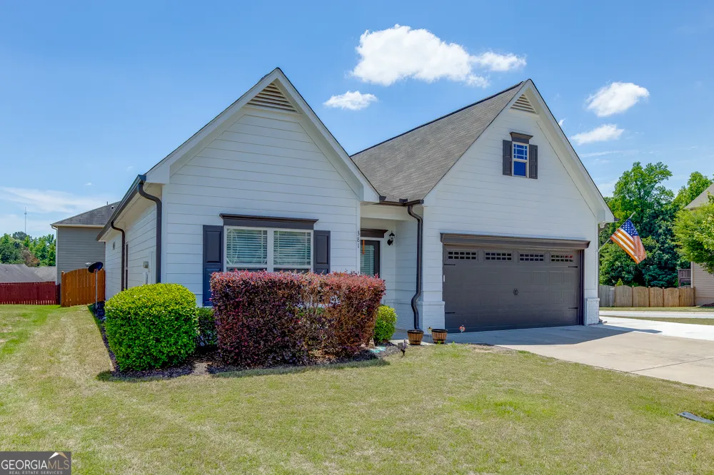 381 Eagles Bluff WAY Hoschton, GA 30548
