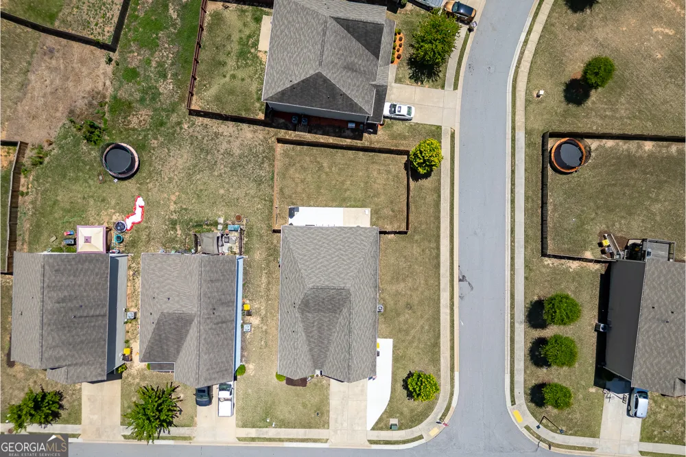 381 Eagles Bluff WAY Hoschton, GA 30548