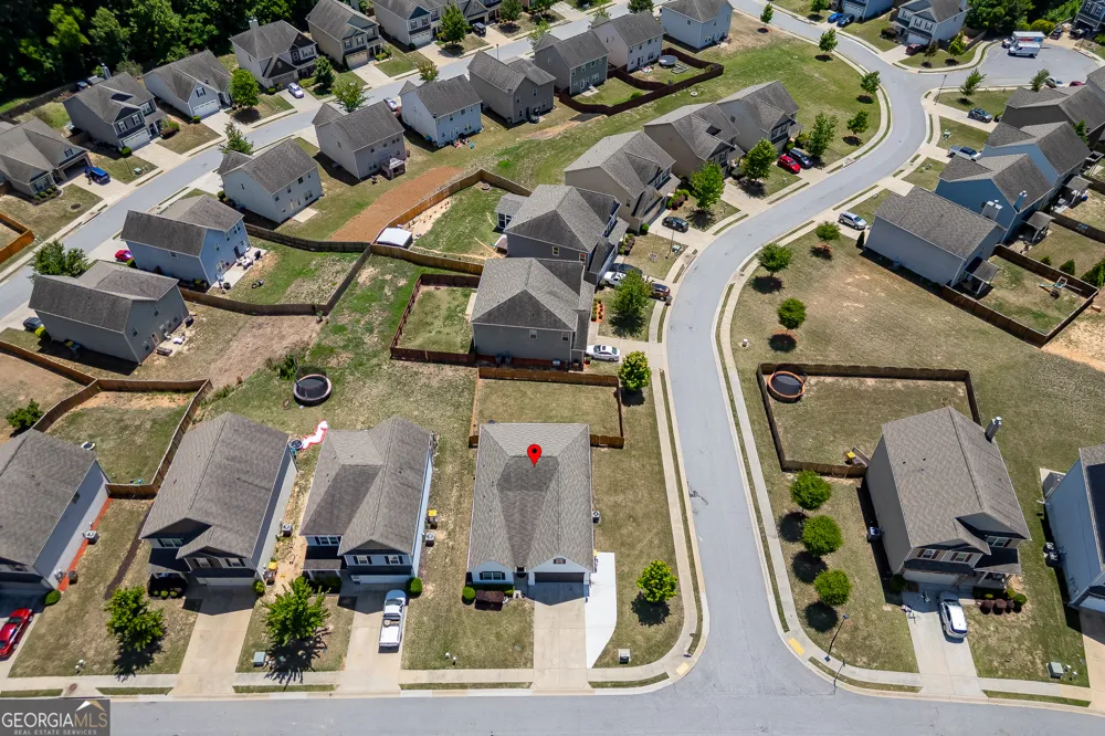 381 Eagles Bluff WAY Hoschton, GA 30548