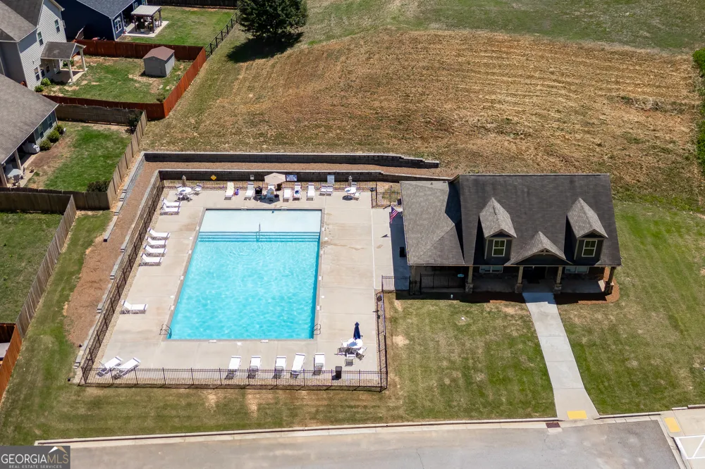 381 Eagles Bluff WAY Hoschton, GA 30548