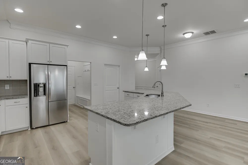 381 Eagles Bluff WAY Hoschton, GA 30548