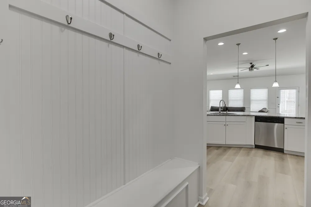 381 Eagles Bluff WAY Hoschton, GA 30548
