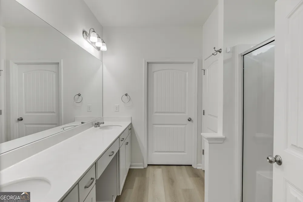 381 Eagles Bluff WAY Hoschton, GA 30548