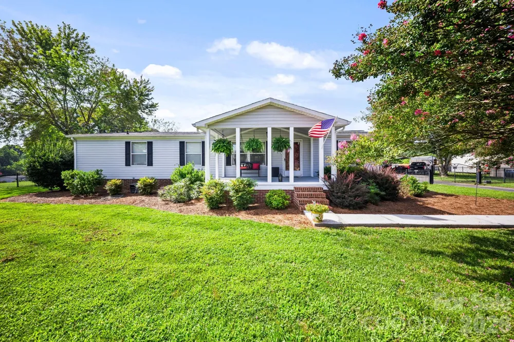 135 Willow Leaf Court Kannapolis, NC 28081